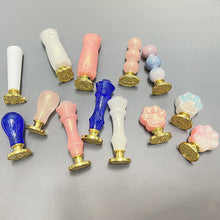 Load image into Gallery viewer, Seal Handle Silicone Mold