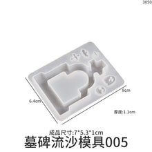 Load image into Gallery viewer, Halloween Flowing Sand Pendant Keychain Mold