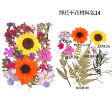 Load image into Gallery viewer, Dried Flower Embossed Small Bag
