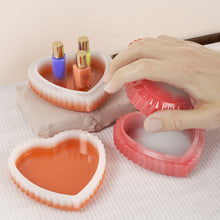 Load image into Gallery viewer, Striped Heart-shaped Storage Box Mold
