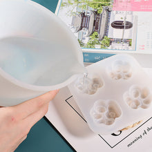 Load image into Gallery viewer, 1000ml Graduated Silicone Measuring Cup
