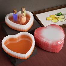 Load image into Gallery viewer, Striped Heart-shaped Storage Box Mold
