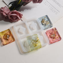 Load image into Gallery viewer, Poker Flowing Sand Pendant Keychain Mold
