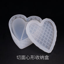Load image into Gallery viewer, Heart-shaped Cut Storage Box Mold

