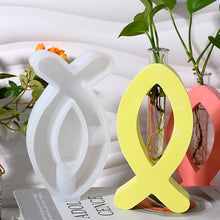 Load image into Gallery viewer, Geometric Fish shaped Hydroponic Silicone Mold
