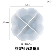 Load image into Gallery viewer, Petal Storage Four Leaf Grass Fruit Plate Silicone Mold
