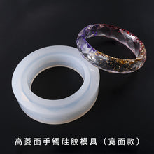 Load image into Gallery viewer, Diamond Wide Fine Face Bracelet Mold
