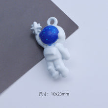 Load image into Gallery viewer, 3D Alloy Astronaut Accessories
